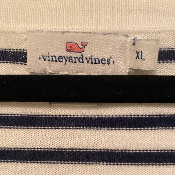 Women’s Vineyard Vines Sweater - Picture 2 of 4